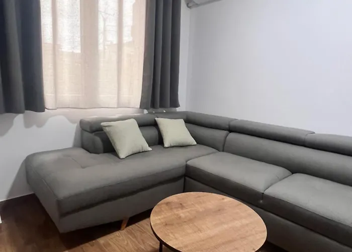 Lägenhet Cozy Tirana